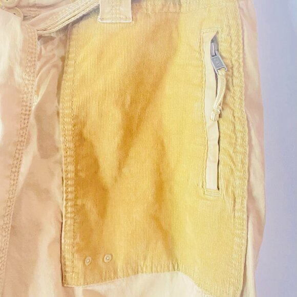 Abercrombie & Fitch Light Yellow Cargo Pants – Made in India - Size 31 - Picture 14 of 17